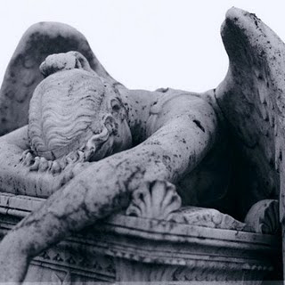 grieving-angel-statue